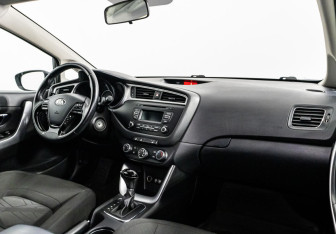 Подержанный автомобиль Kia Ceed Hatchback 2015 года (5 фото)