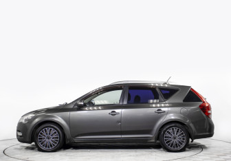 Подержанный автомобиль Kia Ceed Wagon 2010 года (8 фото)
