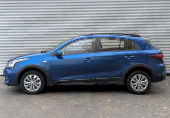 Подержанный автомобиль Kia Rio Hatchback 2021 года (8 фото)
