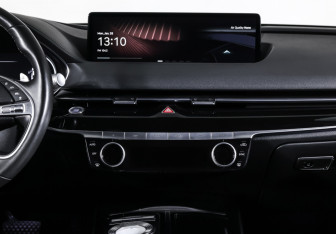 Подержанный автомобиль Genesis G80 2022 года (14 фото)