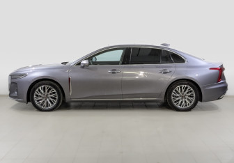 Подержанный автомобиль Hongqi H5 2024 года (8 фото)
