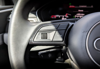 Подержанный автомобиль Audi A4 Sedan 2022 года (25 фото)