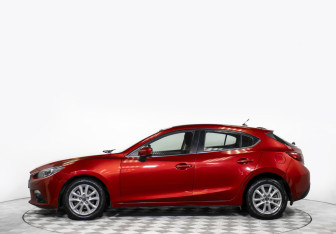 Подержанный автомобиль Mazda 3 Hatchback 2013 года (8 фото)