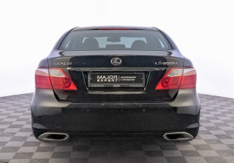Подержанный автомобиль Lexus LS 2011 года (6 фото)