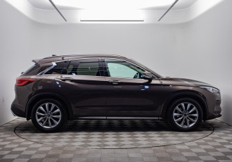 Подержанный автомобиль Infiniti QX50 2019 года (6 фото)