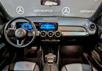 Подержанный автомобиль Mercedes-Benz GLB 2020 года (14 фото)