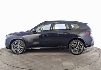 Новый BMW X1 2025 (3 фото)