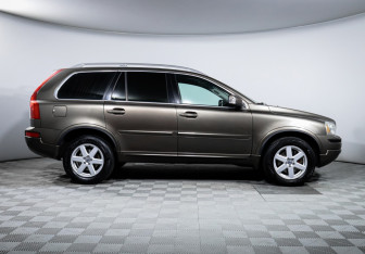 Подержанный автомобиль Volvo XC90 2012 года (4 фото)