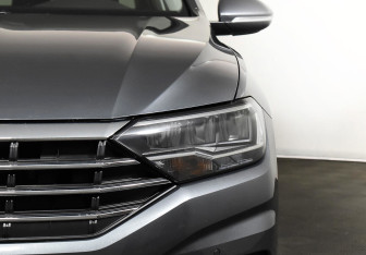 Подержанный автомобиль Volkswagen Jetta Sedan 2020 года (7 фото)