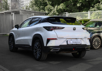 Подержанный автомобиль Changan UNI-T 2023 года (6 фото)