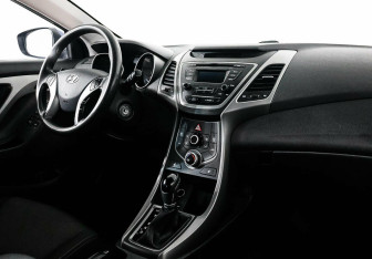 Подержанный автомобиль Hyundai Elantra Sedan 2013 года (5 фото)