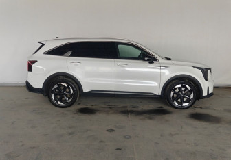 Подержанный автомобиль Kia Sorento 2024 года (7 фото)