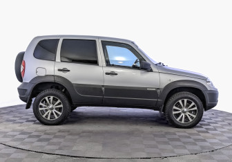 Подержанный автомобиль Chevrolet Niva 2017 года (4 фото)