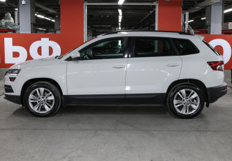 Подержанный автомобиль Skoda Karoq 2020 года (8 фото)