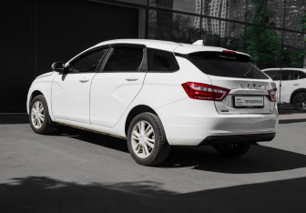 Подержанный автомобиль LADA (ВАЗ) Vesta Wagon 2019 года (6 фото)