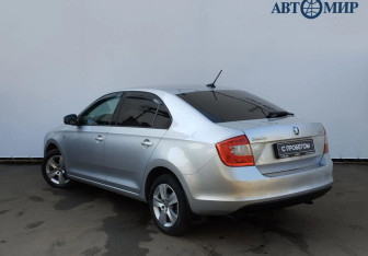 Подержанный автомобиль Skoda Rapid Liftback 2017 года (7 фото)