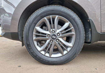 Подержанный автомобиль Hyundai ix35 2015 года (9 фото)