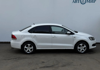 Подержанный автомобиль Volkswagen Polo Sedan 2012 года (4 фото)