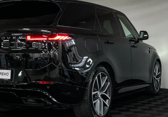 Подержанный автомобиль Land Rover Range Rover Sport 2023 года (34 фото)