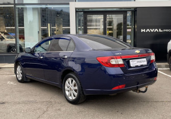 Подержанный автомобиль Chevrolet Epica 2010 года (7 фото)