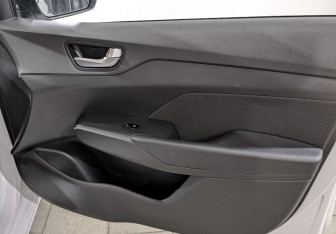 Подержанный автомобиль Hyundai Solaris Sedan 2022 года (25 фото)