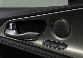 Подержанный автомобиль Kia Stinger 2021 года (17 фото)