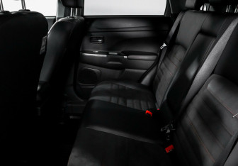 Подержанный автомобиль Mitsubishi ASX 2020 года (13 фото)