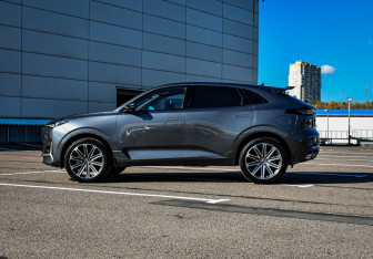 Подержанный автомобиль Changan UNI-K 2024 года (8 фото)