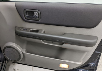 Подержанный автомобиль Nissan X-Trail 2006 года (19 фото)