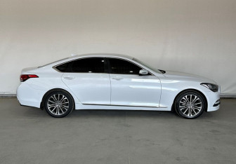 Подержанный автомобиль Hyundai Genesis 2014 года (7 фото)