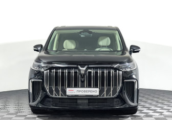 Подержанный автомобиль Voyah Dream 2022 года (2 фото)