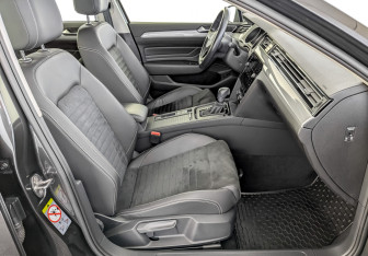 Подержанный автомобиль Volkswagen Passat Sedan 2020 года (24 фото)