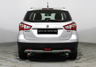 Подержанный автомобиль Suzuki SX4 Hatchback 2014 года (4 фото)
