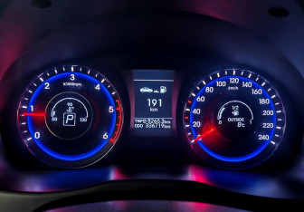 Подержанный автомобиль Hyundai i40 Wagon 2013 года (16 фото)