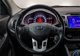 Подержанный автомобиль Kia Sportage 2013 года (21 фото)