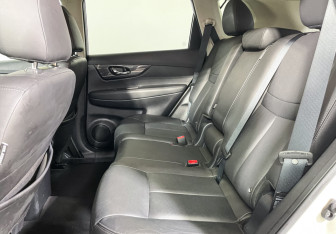 Подержанный автомобиль Nissan X-Trail 2018 года (10 фото)