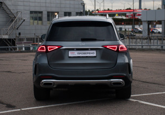 Подержанный автомобиль Mercedes-Benz GLE 2020 года (6 фото)