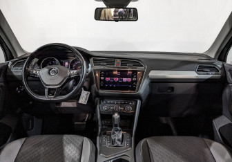 Подержанный автомобиль Volkswagen Tiguan 2020 года (14 фото)