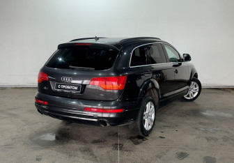 Подержанный автомобиль Audi Q7 2007 года (4 фото)