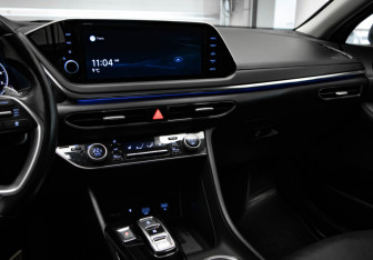 Подержанный автомобиль Hyundai Sonata 2021 года (22 фото)
