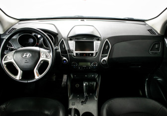 Подержанный автомобиль Hyundai ix35 2011 года (11 фото)