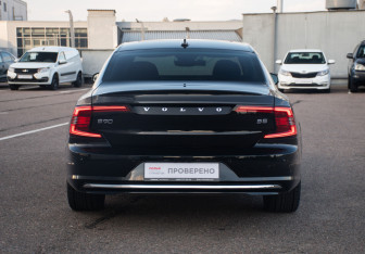 Подержанный автомобиль Volvo S90 2021 года (6 фото)