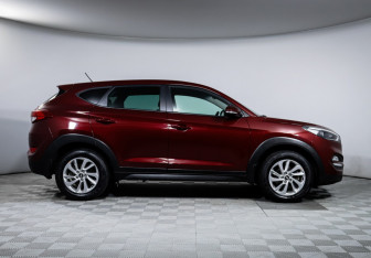 Подержанный автомобиль Hyundai Tucson 2016 года (4 фото)