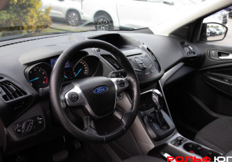 Подержанный автомобиль Ford Kuga 2014 года (10 фото)