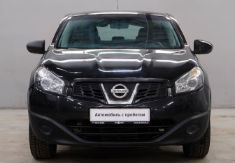 Подержанный автомобиль Nissan Qashqai 2012 года (2 фото)