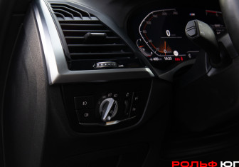 Подержанный автомобиль BMW X3 2021 года (17 фото)