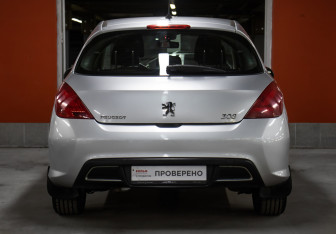 Подержанный автомобиль Peugeot 308 Hatchback 2010 года (6 фото)