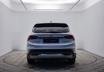 Подержанный автомобиль Hyundai Santa Fe 2021 года (6 фото)