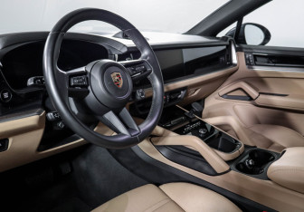Подержанный автомобиль Porsche Cayenne 2023 года (14 фото)