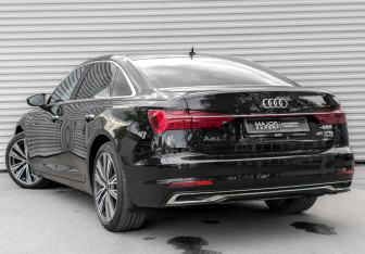 Подержанный автомобиль Audi A6 Sedan 2023 года (6 фото)